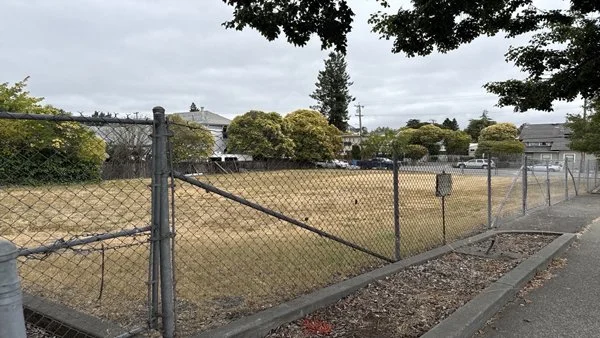 Lot Behind Former 7-Eleven, a vacant property in downtown Petaluma