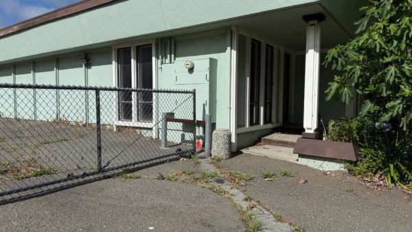 Former Tanning Salon on Fifth Street, a vacant property in downtown Petaluma